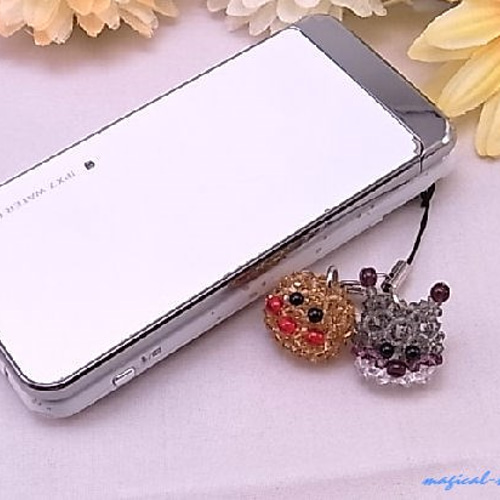 アンパンマンとバイキンマンのスワロフスキーストラップ