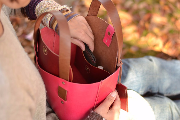 【大切な人への贈り物に★】手縫い牛ヌメ革ミニトートバッグ・ピンク 7枚目の画像