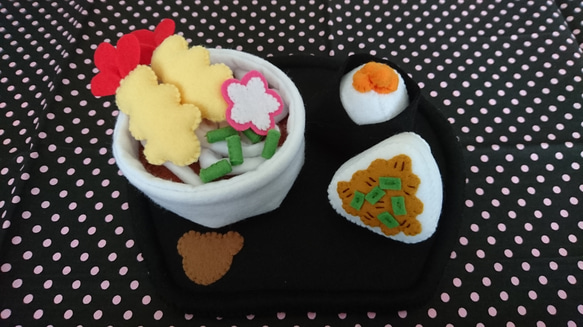 フェルトままごと☆天ぷらうどん&おにぎりセット☆受注製作