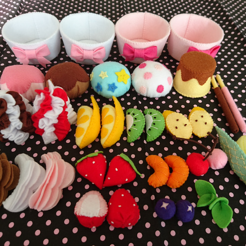 完成品☆フェルトままごと☆カップパフェ☆おまけ付き！リボン 