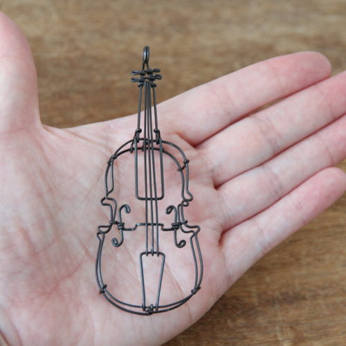 ワイヤーのバイオリン 立体・オブジェ SUKIMA 通販 4617851｜Creema
