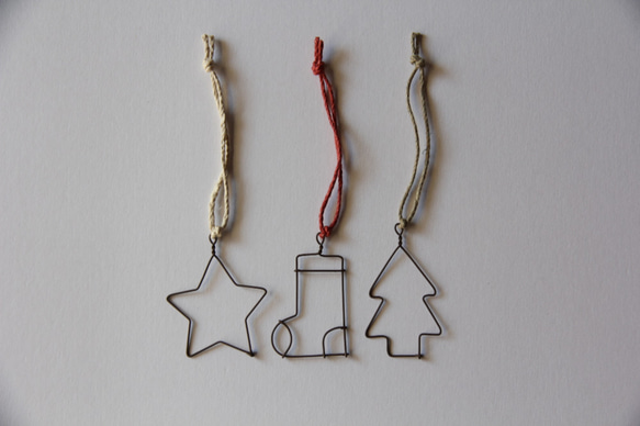 アンティークなクリスマスの飾り（星・靴下・ツリー） 2枚目の画像