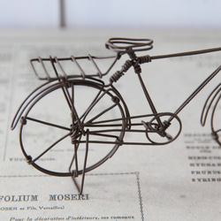 アンティークなワイヤーの自転車 5枚目の画像