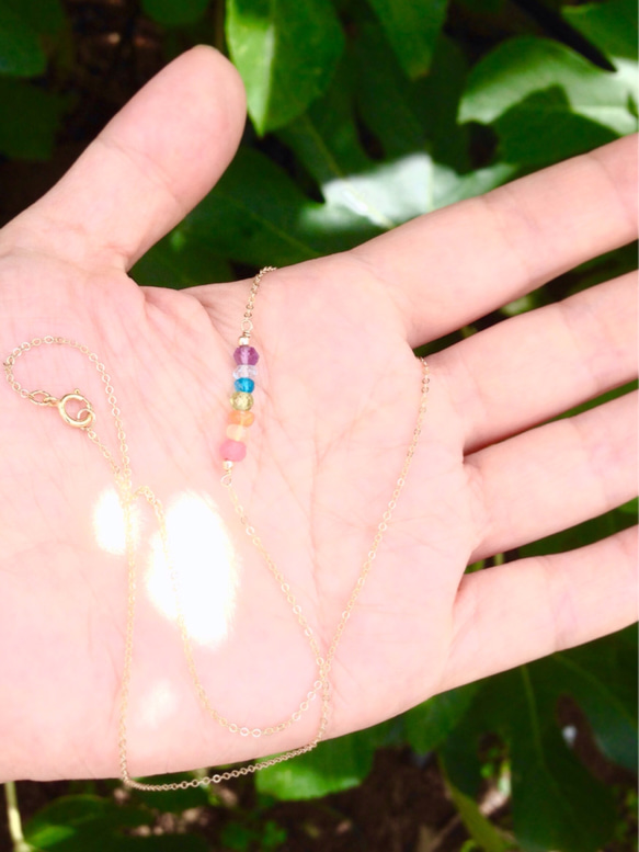 虹色の天然石ネックレス☆オパール・ブルートパーズ・ペリドットetc 4枚目の画像