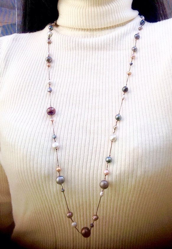 本真珠の秋冬カラーロングネックレス☆ゴールド&シルバー&タヒチ 3枚目の画像