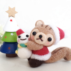 クリスマス作品☆サンタリスちゃんと雪だるまのクリスマス 　羊毛フェルト 1枚目の画像