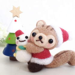 クリスマス作品☆サンタリスちゃんと雪だるまのクリスマス 　羊毛フェルト 2枚目の画像