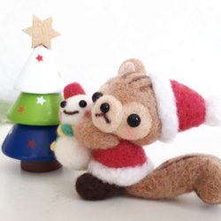 クリスマス作品☆サンタリスちゃんと雪だるまのクリスマス 　羊毛フェルト 3枚目の画像