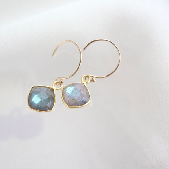 強シラー 宝石質 ラブラドライト 3粒 ピアス 14kgf 強シラー 宝石質 ラブラドライト 3粒 ピアス 14kgf 送料無料】 14kgf