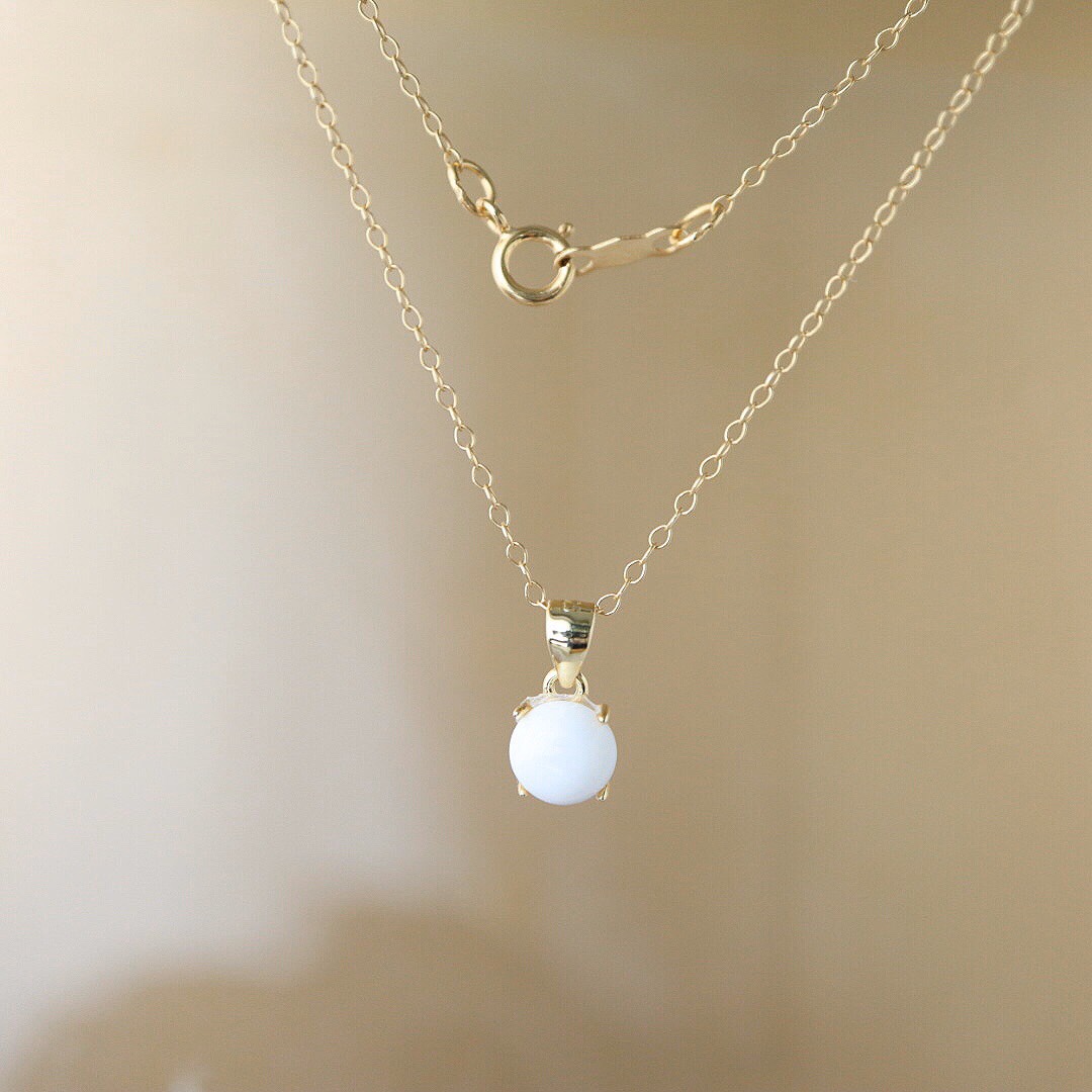 新品登場 ホワイトオニキス チャーム シルバー925 アクセサリー