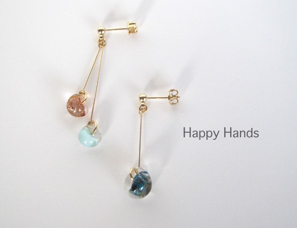 no.4113　白いガラスとballchain　ピアス/イヤリング