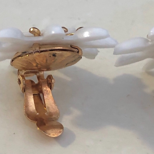 フランス蚤の市○50sヴィンテージ○イアリングお花モチーフ○白ピンク