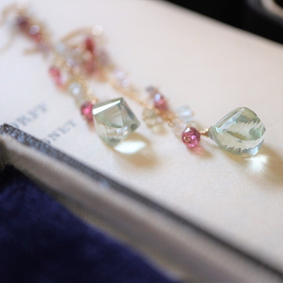 新！ 14Kgf *耳環可提供綠色紫水晶和粉紅碧璽鍊式耳環 第1張的照片