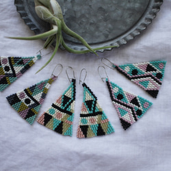 { Patch } Handwoven beaded earrings ・シードビーズピアス03 5枚目の画像