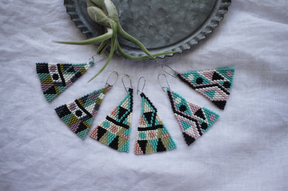 { Patch } Handwoven beaded earrings ・シードビーズピアス01 5枚目の画像