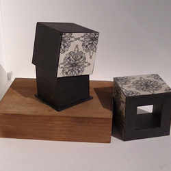 ＜紙の箱＞立方体からくり貯金箱アラベスク柄 6枚目の画像