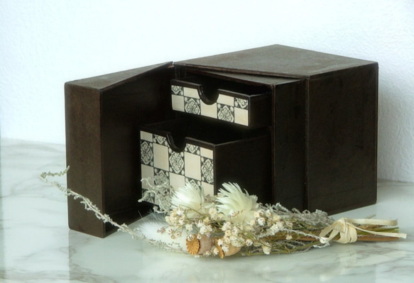 ＜紙の箱＞立方体からくり２段たんす 2枚目の画像