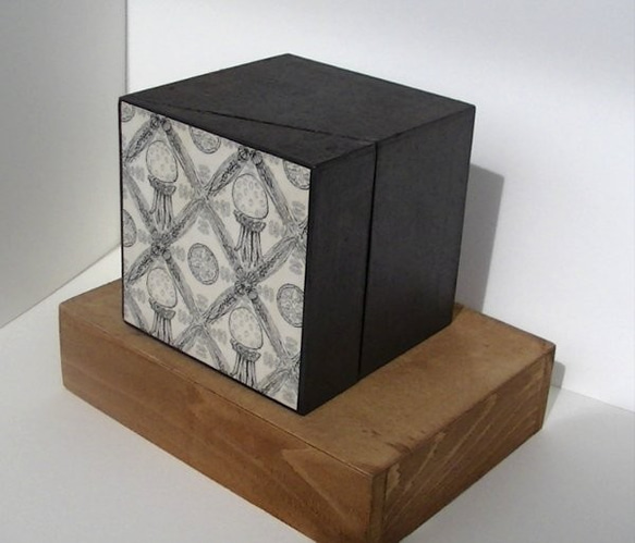 ＜紙の箱＞立方体からくり２段たんす 6枚目の画像