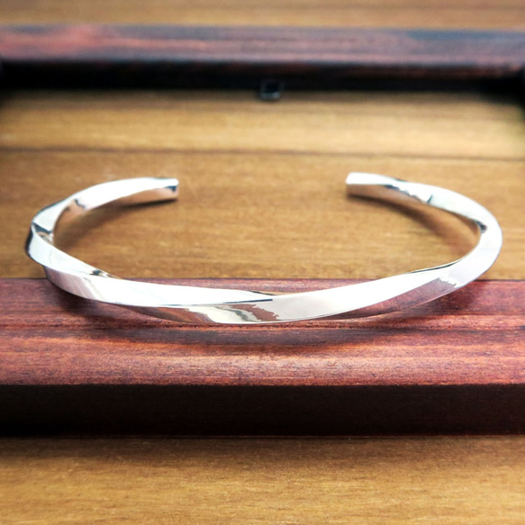 手環/手鐲 扭轉未來 亮眼方扭厚實版(L) 純銀C型手環 第1張的照片