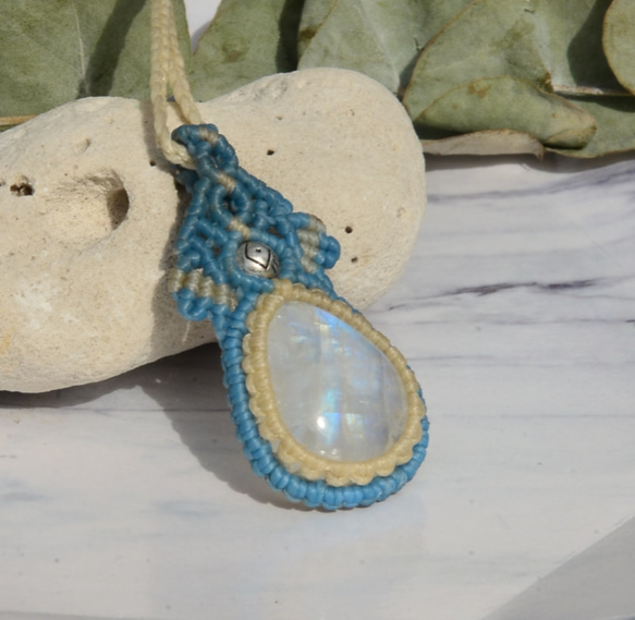 【客製化禮物】天然水晶月光石花邊編織項鍊 第4張的照片