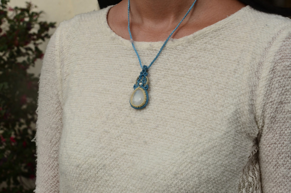 【客製化禮物】天然水晶月光石花邊編織項鍊 第6張的照片