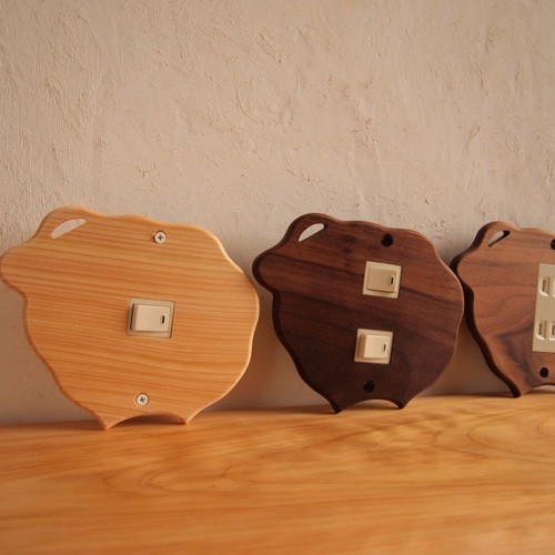 木の優しさ感じる スイッチ カバー 羊 スイッチカバー・コンセント