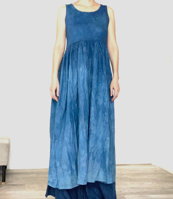 藍染め　青のドレス 1枚目の画像