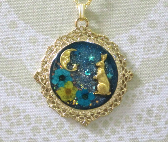 No.2078 レジン ペンダントトップ うさぎ 兎 ♡ ワン✨️お月見 No