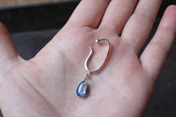ネパール産　カイヤナイトのイヤーカフス（片耳）大と小 silver/azur 3枚目の画像