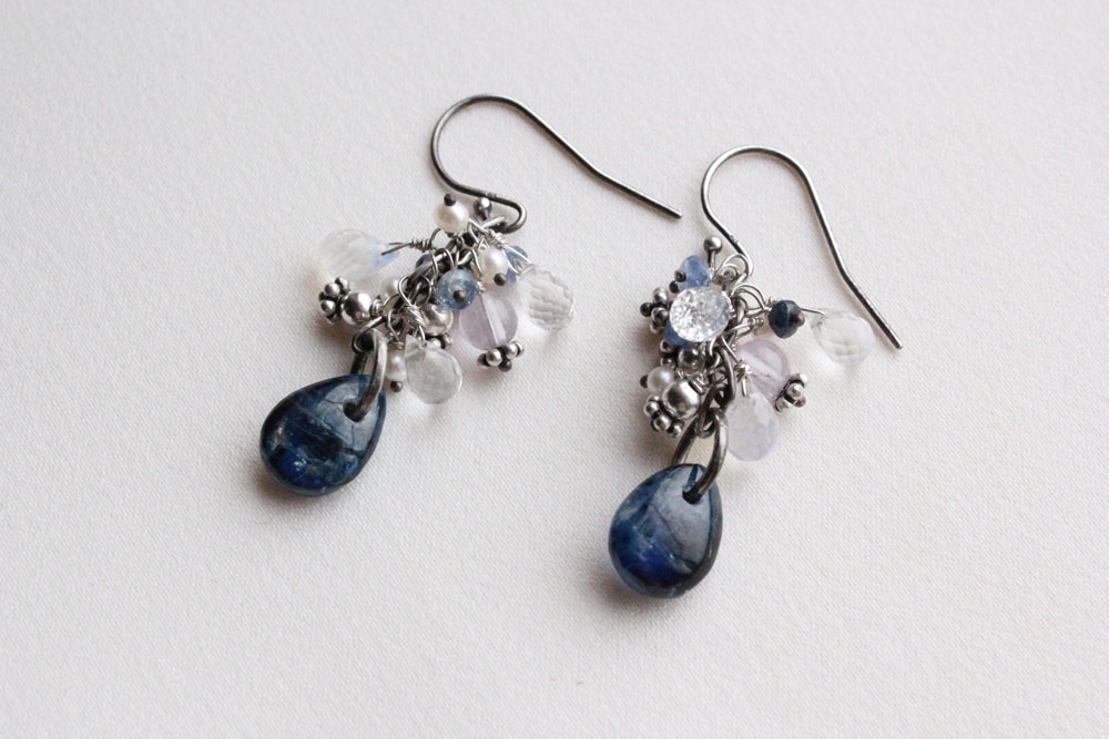 ネパール産　カイヤナイトのピアス/silver/azur
