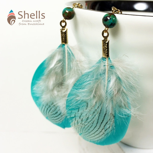 ギフトラッピングあり リアルフェザーピアス/イヤリング（グリーン  