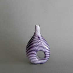 紫と白のガラス花器 2枚目の画像