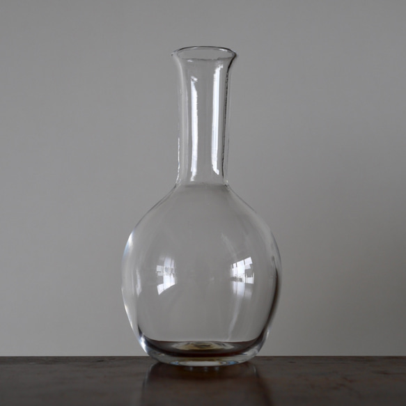 ガラスの花瓶 2枚目の画像