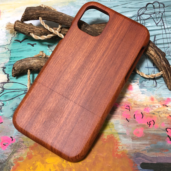 【りんご＋名入れ可能】天然木製素材 ウッド 木製 彫刻 iPhone11ケース iPhone11proケース 3枚目の画像