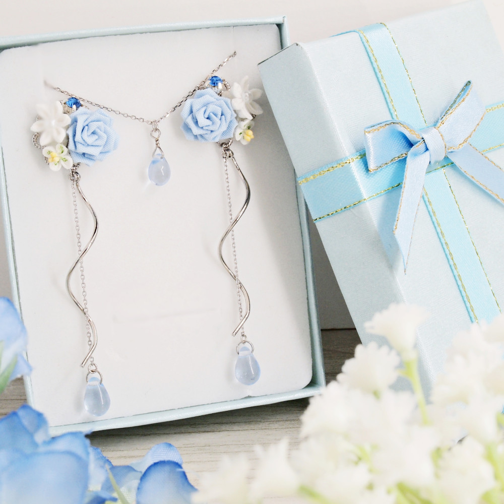 ブルーローズのコフレ  ～ピアスver.～ （ つまみ細工＊受注制作 ）