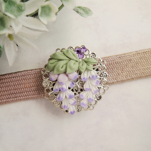 藤の花の帯留め （ つまみ細工＊受注制作 ） 帯留め つまみ細工のお店