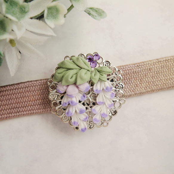 藤の花の帯留め （ つまみ細工＊受注制作 ） 帯留め つまみ細工のお店