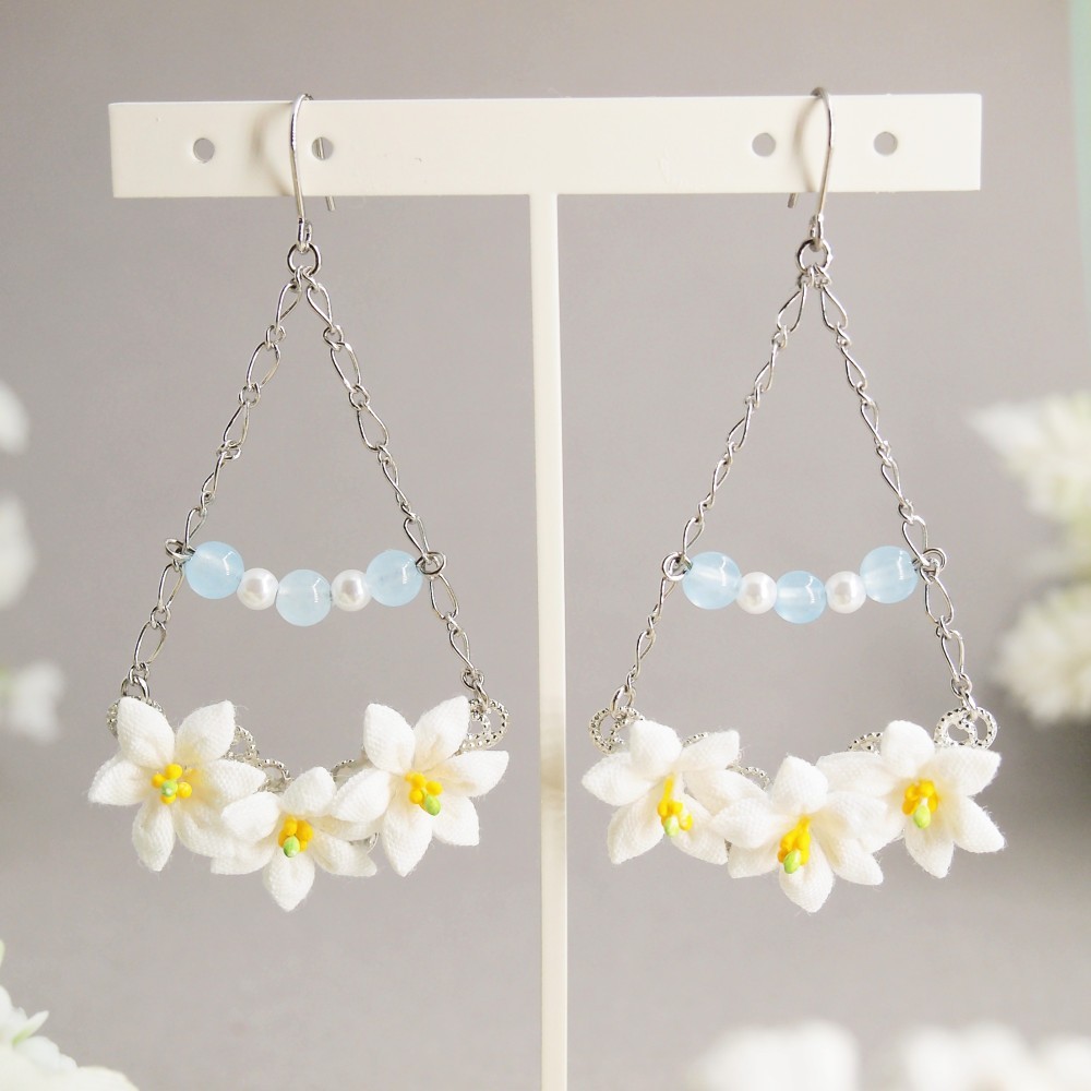 ゆりのピアス  ～四季彩～ （ つまみ細工＊受注制作 ）