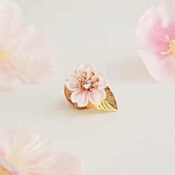 【マスクにも】 桜のタックピン  ～花の宴～ （ つまみ細工＊受注制作 ） 1枚目の画像