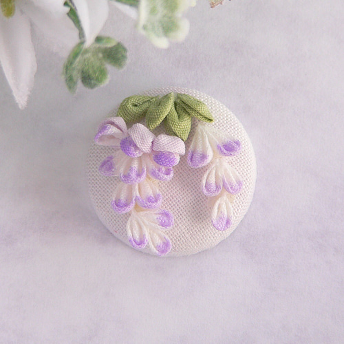 藤の花のくるみブローチ （ つまみ細工＊受注制作 ） ブローチ つまみ