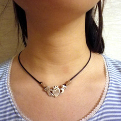 永遠の愛の証　Claddagh necklace 2枚目の画像