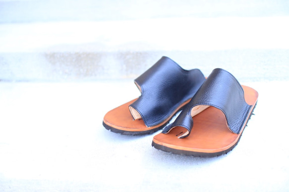 Munakata sandal -黒の革- 1枚目の画像