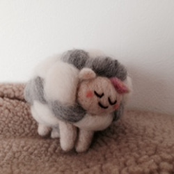 モコモコひつじ  felt  sheep 5枚目の画像