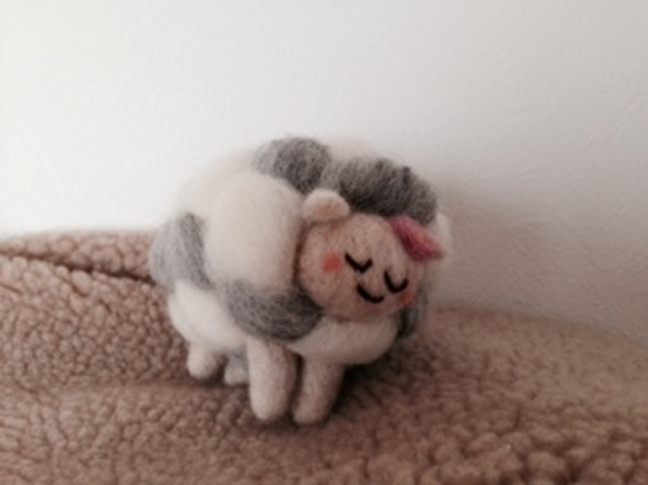 モコモコひつじ  felt  sheep 5枚目の画像