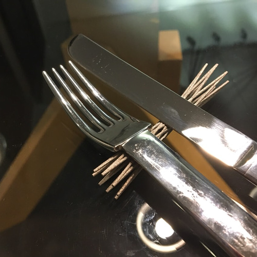 チタン ワイヤーカトラリーレスト 4本セット 箸置き ナイフレスト 彫刻