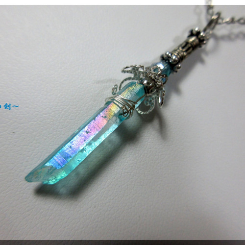 繋がり合う両剣水晶&にょきっと生えた上向きの水晶が可愛いグラファイトインクォーツ 水晶ポイント ダブルポイント 両剣水晶 水晶 六角柱 天然石