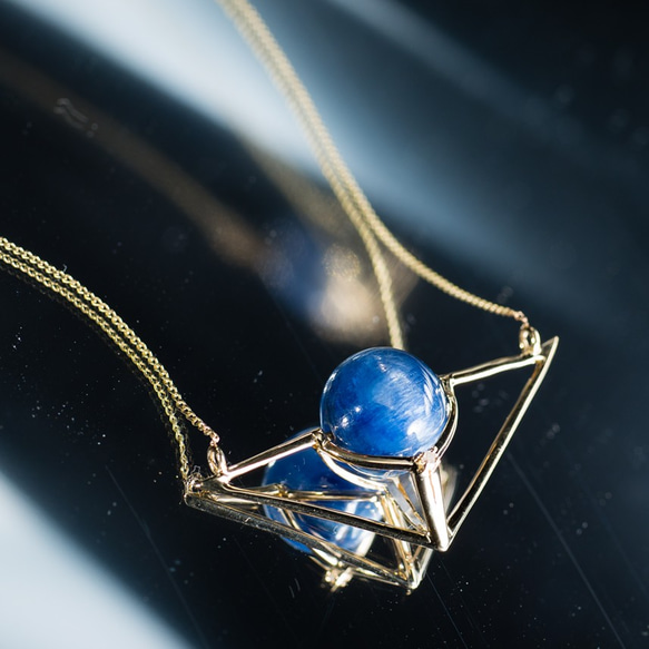 藍晶石鎖骨鍊 藍色幾何金飾黃金項鍊 鑽石黃金飾品 藍水晶幾何項鍊珠寶飾品 Kyanite gold necklace 第4張的照片