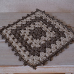 かぎ針編みのマット 1枚目の画像