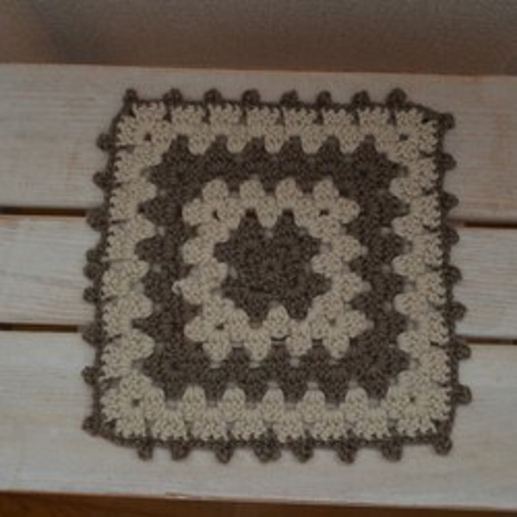 かぎ針編みのマット 3枚目の画像
