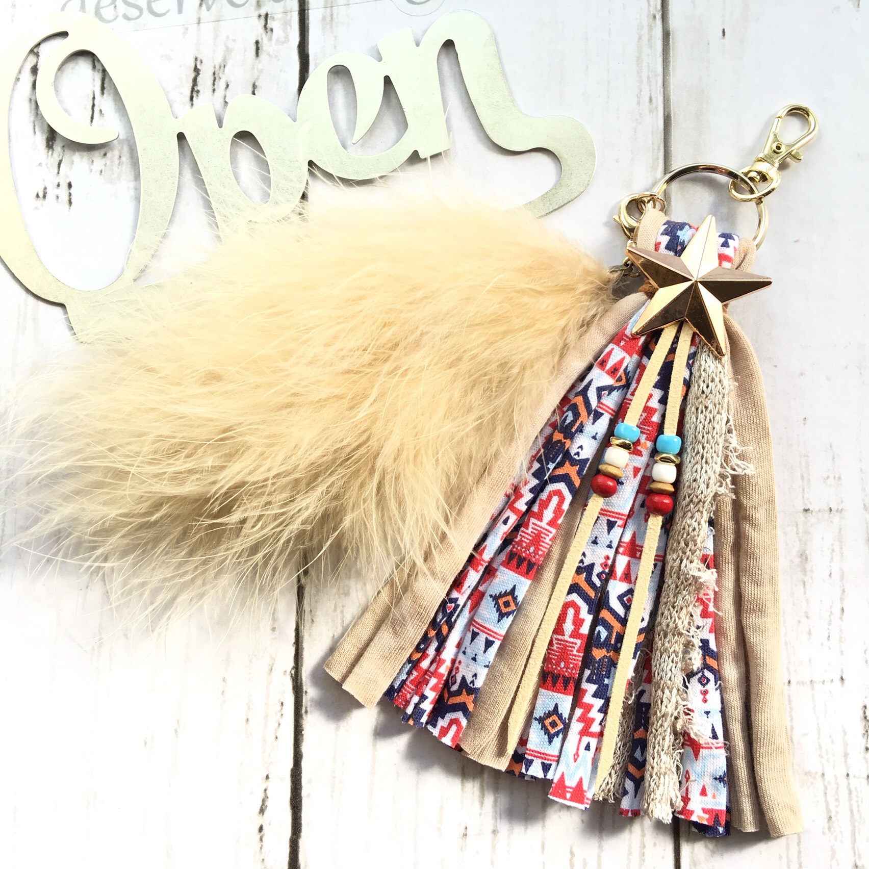 送料無料 タッセルキーホルダー タッセルチャーム オルテガフェザー  